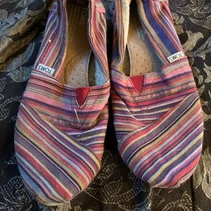 Toms striped shoes. Size 8. Multicolored